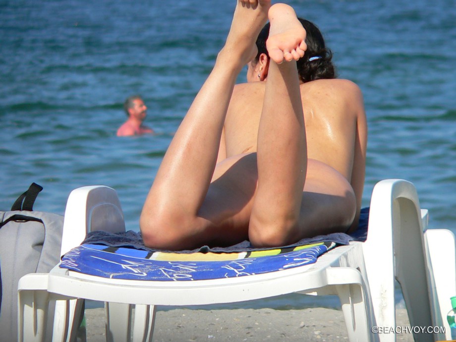 Topless girls on the beach - 152 - part 2