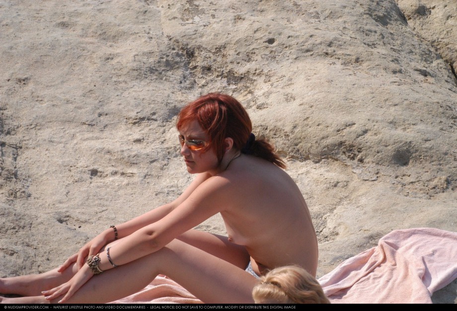 Topless girls on the beach - 020 - part 2