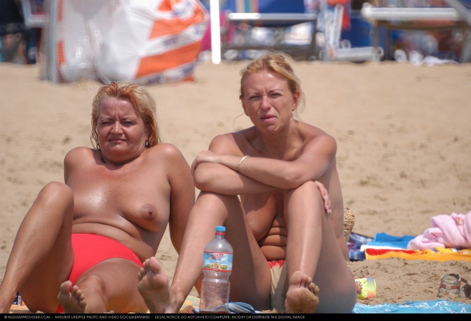 Topless girls on the beach - 289 - part 2