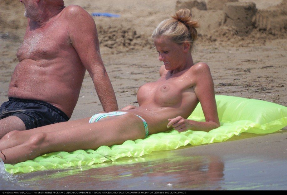 Topless girls on the beach - 289 - part 2