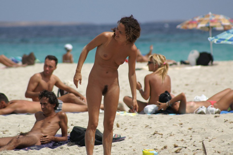 Nude girls on the beach - 382 - hairy