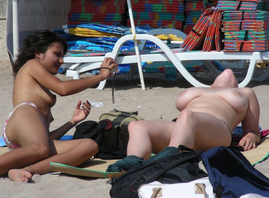 Topless girls on the beach - 286 - big tits