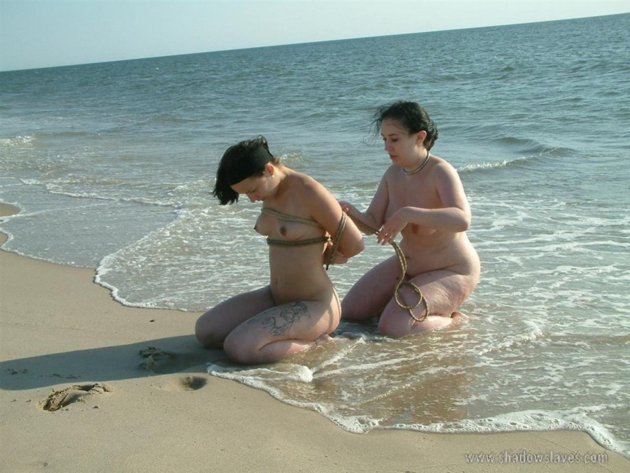 120725 - lesbian beach bondage