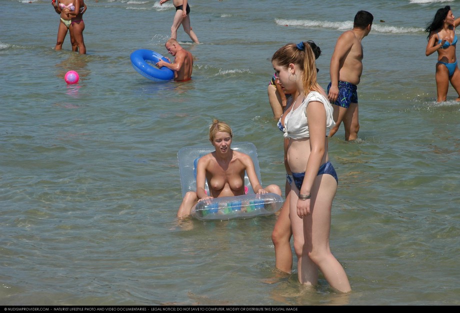 Topless girls on the beach - 020 - part 1 