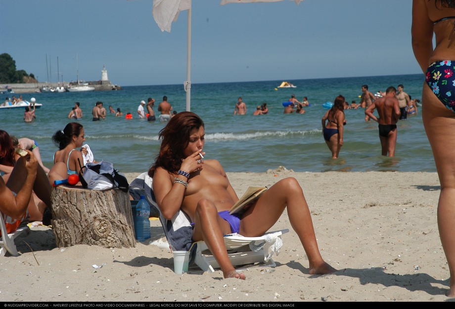 Topless girls on the beach - 020 - part 1 