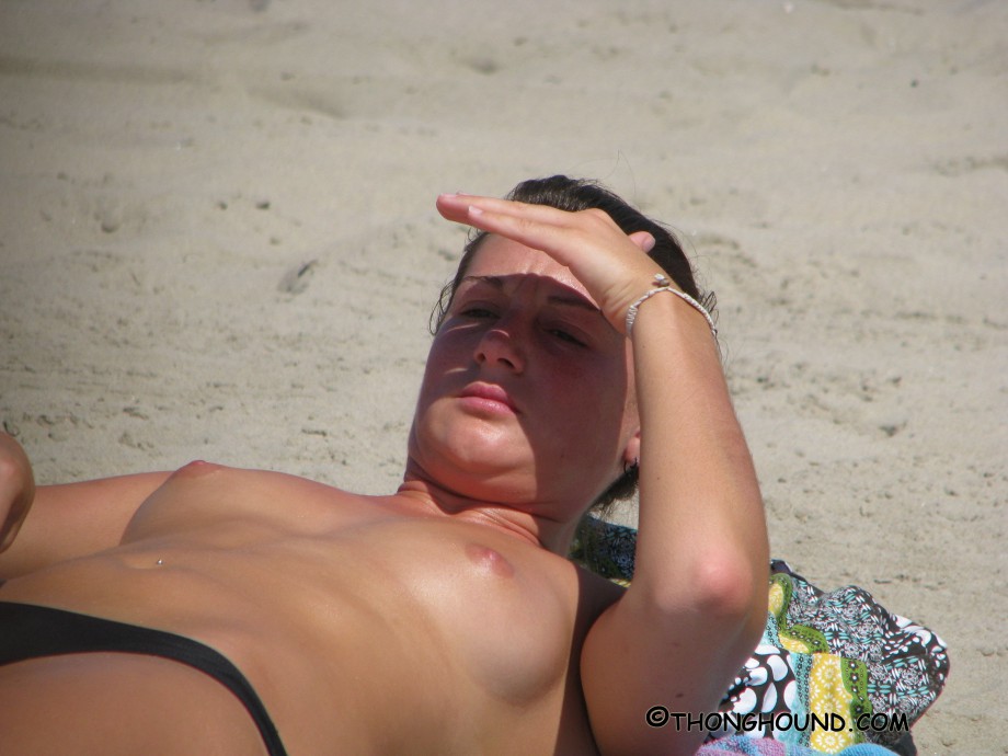 Topless girls on the beach - 069 - part 1