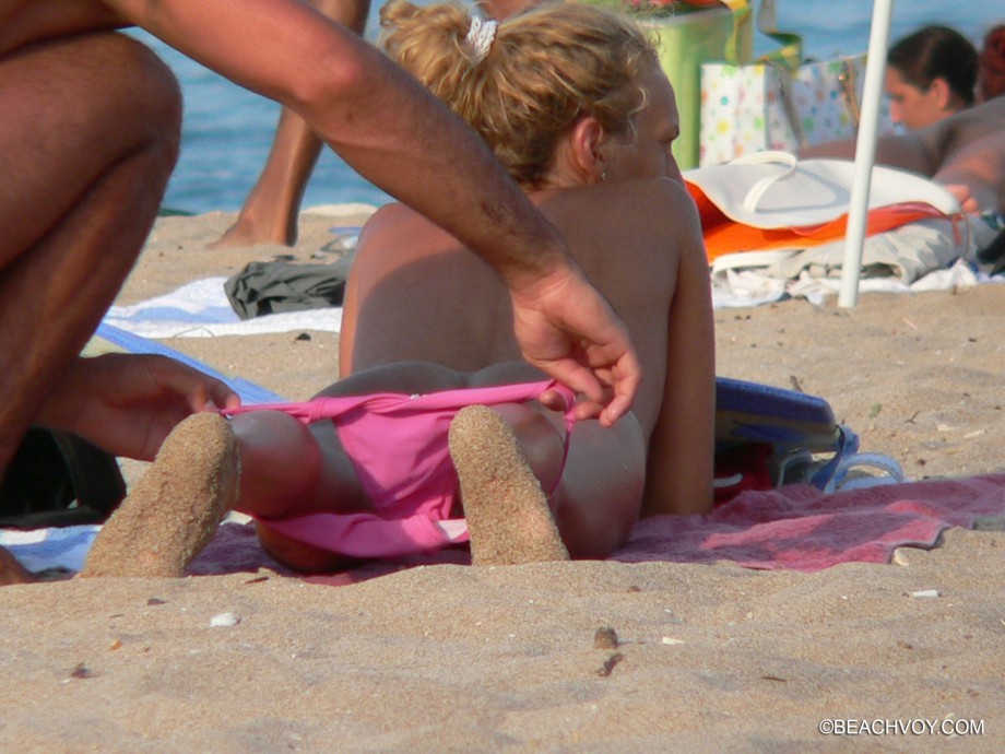 Nude girls on the beach - 180