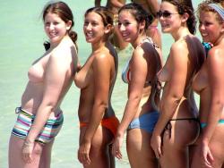 Beach amateurs - young girls no.03(50 pics)