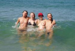 Beach amateurs - young girls no.03 8/50