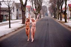 Naked girl at public 06 89/124