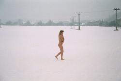 Naked girl at public 06 97/124