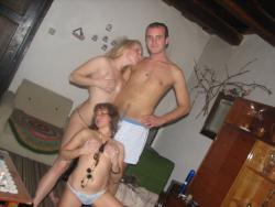 Stolen pics 04 - group of naked amateurs 24/189