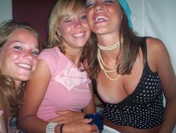 Young girls at party- drunk teenagers - amateurs pics 12 25/50