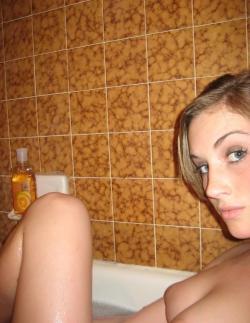 Stolen pics - young girl in bath 42 8/11