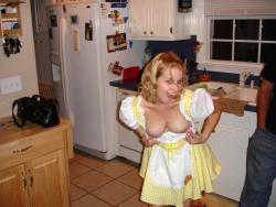 Young girls at party-  drunk teenagers - amateurs pics 13 9/50