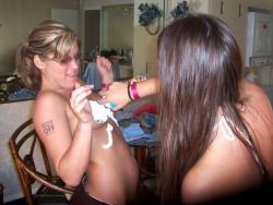 Young girls at party-  drunk teenagers - amateurs pics 13 44/50
