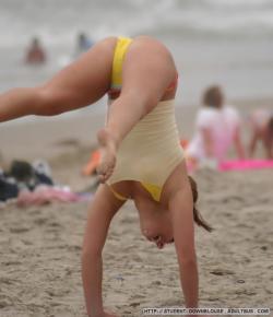 Beach girl - nudist 52/98