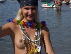 Beach girl - nudist 82/98