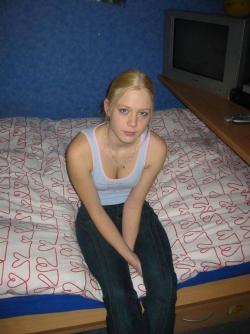 Stolen pics - blonde girl showing shaved pussy 4/50