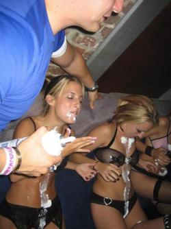 Young girls at party- drunk teenagers - amateurs pics 15 22/48