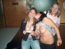 Young girls at party- drunk teenagers - amateurs pics 15 29/48