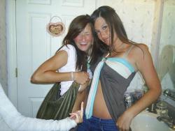 Young girls at party- drunk teenagers - amateurs pics 15 35/48