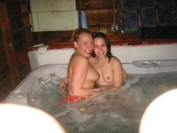 Young girls at party- drunk teenagers - amateurs pics 15 38/48