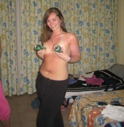 Young girls at party- drunk teenagers - amateurs pics 16  29/49