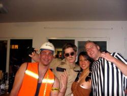 Young girls flashing at party(93 pics)