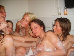 Naked girls in bathroom 9145318 1/44