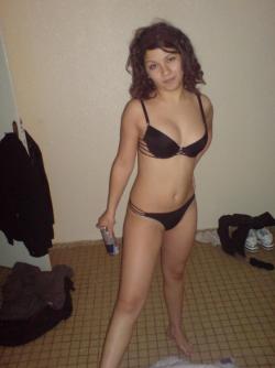 Homemade pics of young girlfriend 8651456 12/53