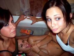 Group girls - shower and bath no.03 20/49