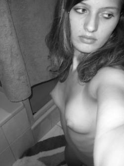 Black and white pictures of young girlfriend 9833449 7/38