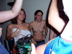 Young girls at party-  drunk teenagers - amateurs pics 17 6/48