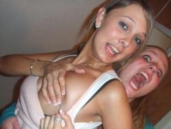 Young girls at party-  drunk teenagers - amateurs pics 17 21/48