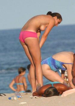 Beatifull girls on nudist beach-73362 28/123