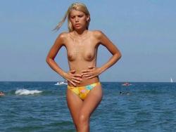 Beatifull girls on nudist beach-73362 102/123