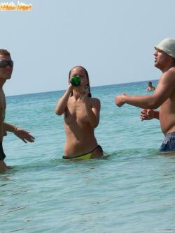 Lovely breast on the beach-part ii -30943 25/38