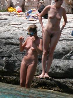 The naked beach 261 -68165 4/51