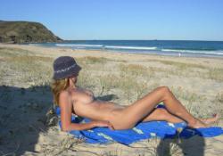 The naked beach 218 -98598 24/55