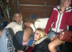 Young girls at party-  drunk teenagers - amateurs pics 18 6/48