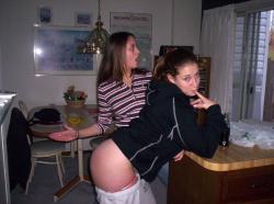 Young girls at party-  drunk teenagers - amateurs pics 18 34/48