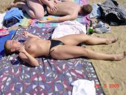 Topless beach cuties (1/7) 22/78