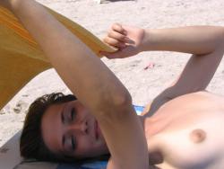Topless beach cuties (1/7) 28/78