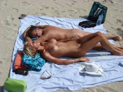 Nudist couples in public 12/54