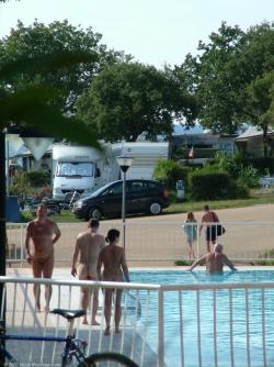 Nudist couples in public 34/54