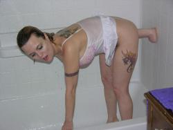 Tatooed gf in the shower 13/14