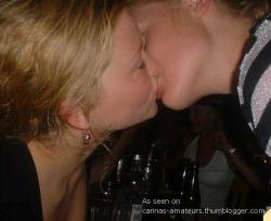 Kissing girlfriendss 02  8/80