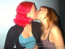 Kissing girlfriendss 02  16/80