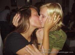 Kissing girlfriendss 02  72/80